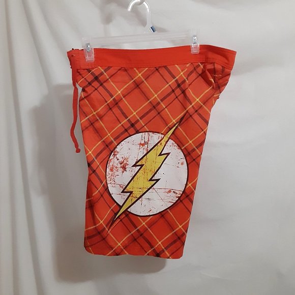 DC Comics Mens Shorts Shazam The Flash Lightning Bolt Size 34 - Picture 3 of 5